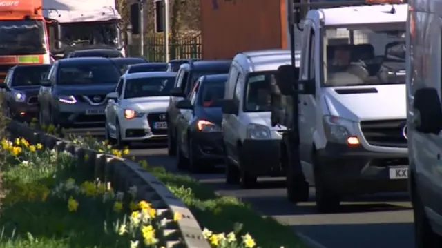 Queuing traffic