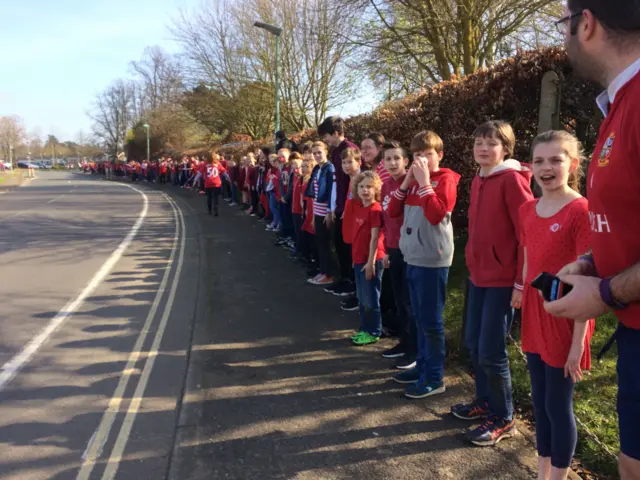 Horringer Court pupils ready to perform a Mexican wave