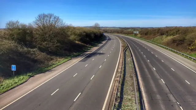 Deserted M6 between junctions 14 and 15