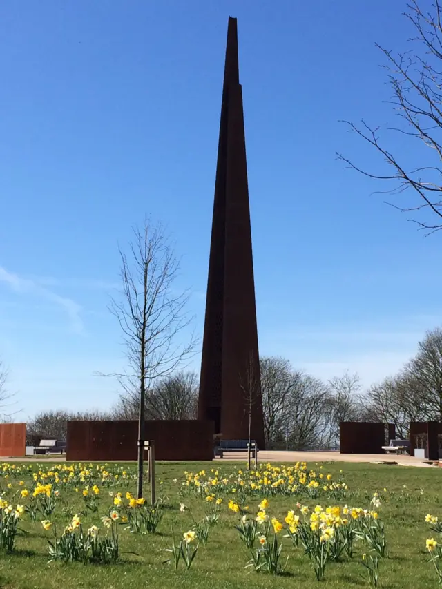 Memorial spire