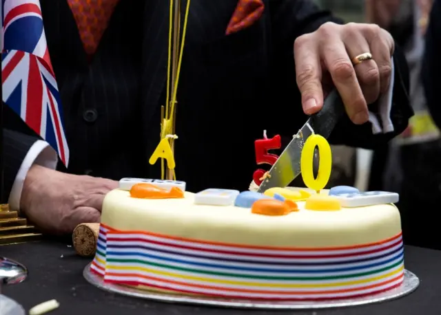 UKIP supporters cuts cake in Brussels