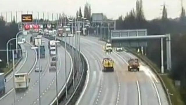 Lorries sweeping M6 after spillage