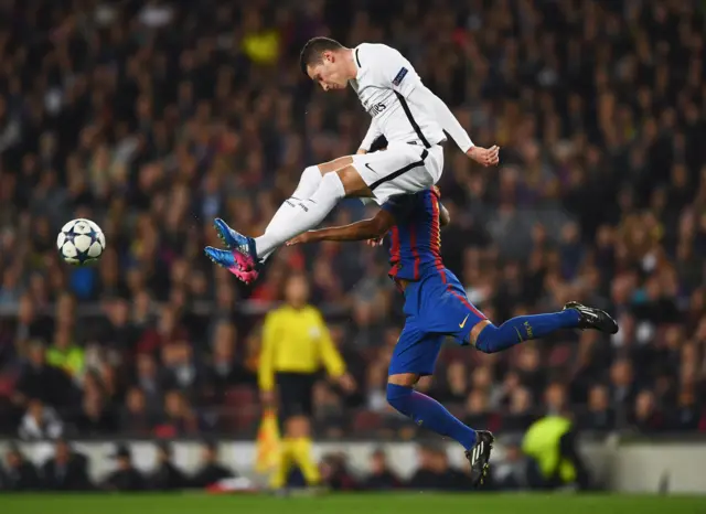 Julian Draxler of PSG jumps