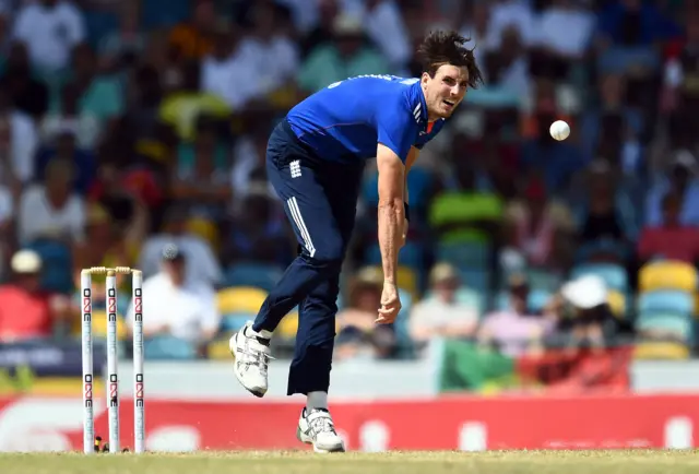 Steven Finn bowls