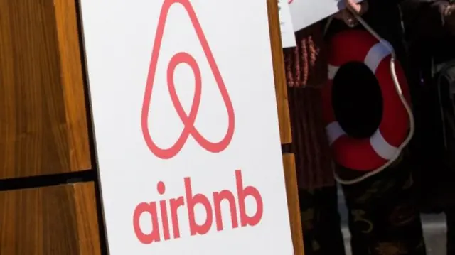 Airbnb logo