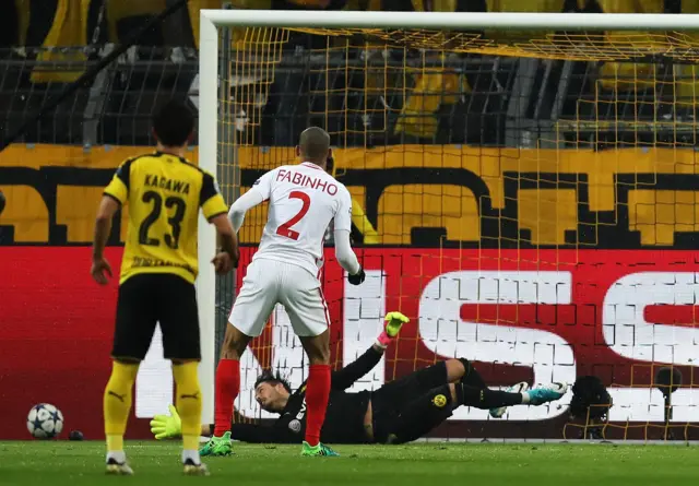 Fabinho of AS Monaco misses his penalty