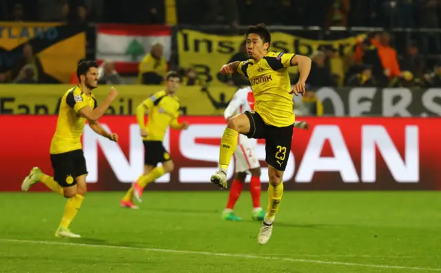 Shinji Kagawa celebrates