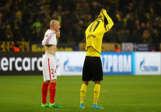 Borussia Dortmund"s Pierre-Emerick Aubameyang and Monaco"s Andrea Raggi at full time