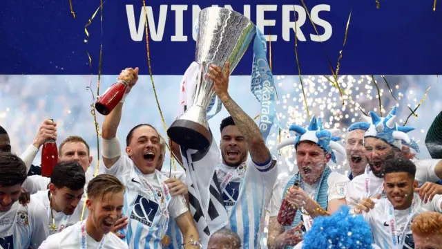 Coventry City celebrate EFL Checkatrade Trophy final 2016