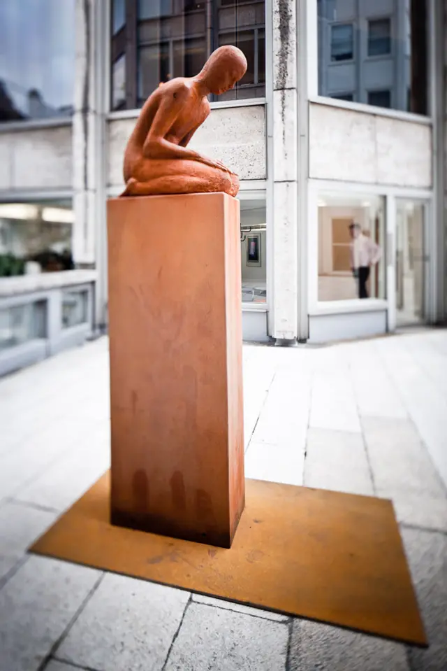 Photograph of sculpture in Hull