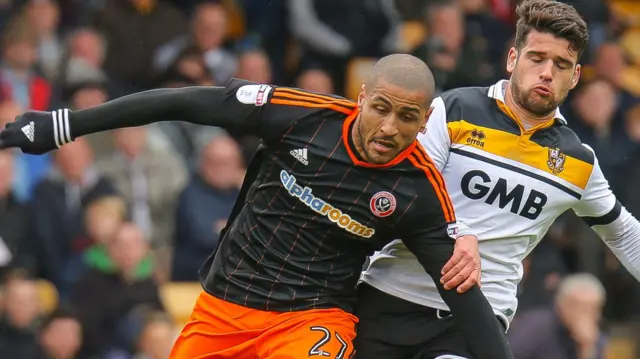 Leon Clarke (left)