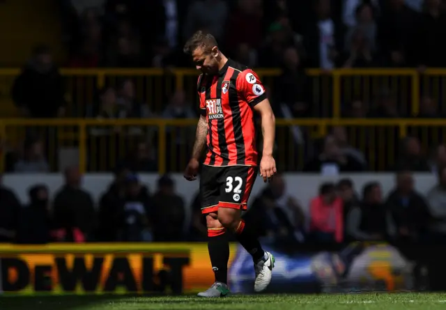 Jack Wilshere walks off injured