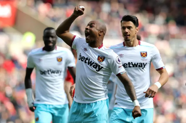 Andre Ayew celebrates