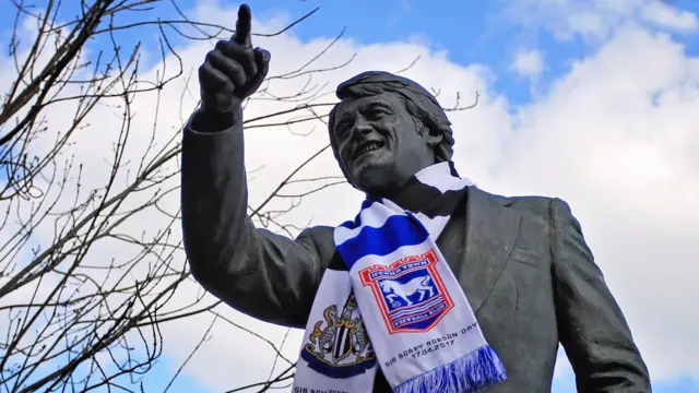 Sir Bobby Robson statue