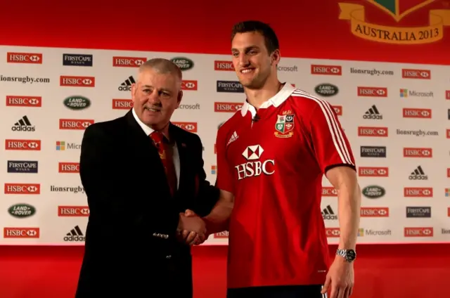 Sam Warburton (right)