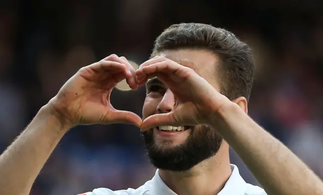 Nacho Fernandez celebrates