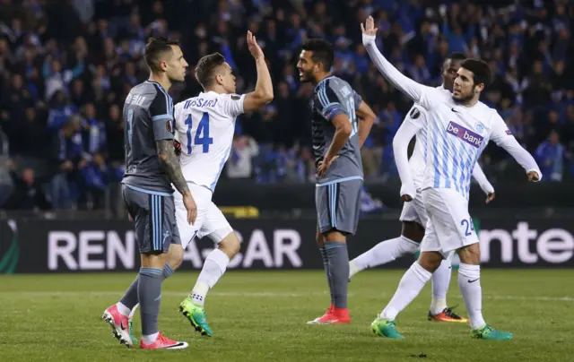 Leandro Trossard celebrates