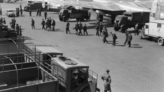 Royal Norfolk Regiment, which had been garrisoning Gatow Airport in Berlin as part of the Berlin Airlift, is replaced by the Royal Welch Fusiliers and Scottish Regiment