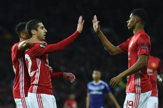 Henrikh Mkhitaryan high fives