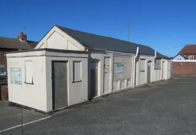 Walton toilet block