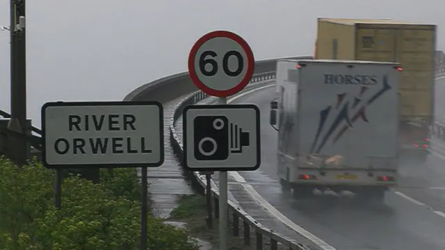 Orwell Bridge speed signs