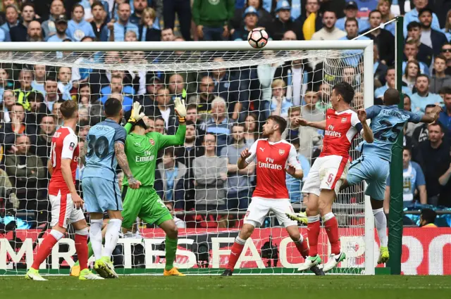 Fernandinho hits the bar