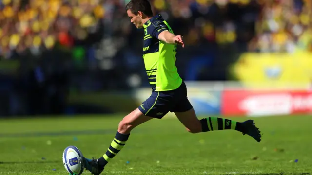 Jonny Sexton kicks a penalty