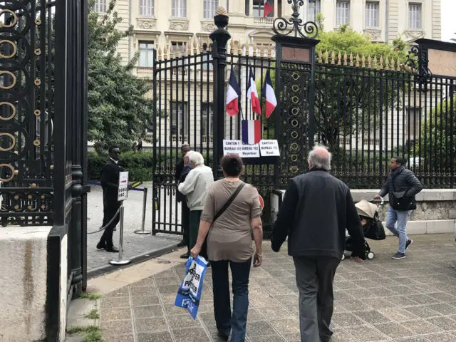 Voters in Nice