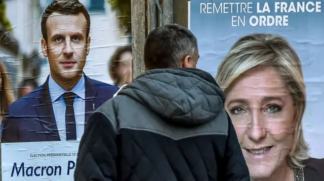 Posters - Macron and Le Pen, 10 Apr 17