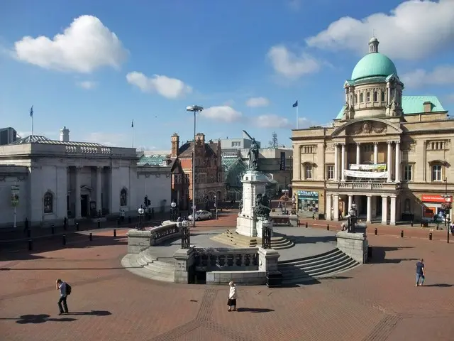 Queen Victoria Square, Hull