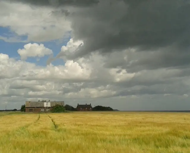 Photograph of farm buildings at Easton Bavants