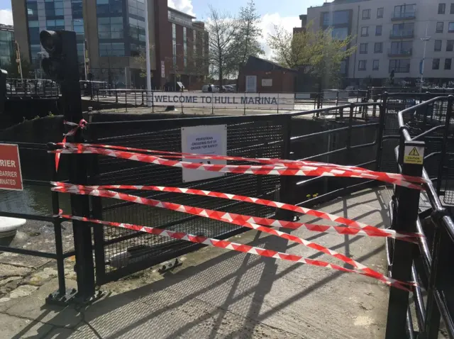 Hull Marina's lockgate has suffered a mechanical fault