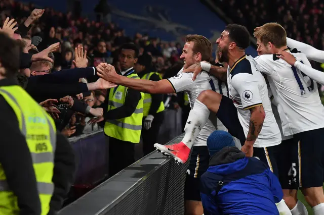 Tottenham players celebrate