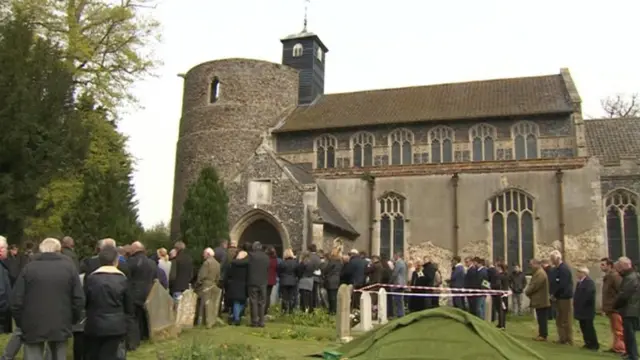 Crowds in the churchyard