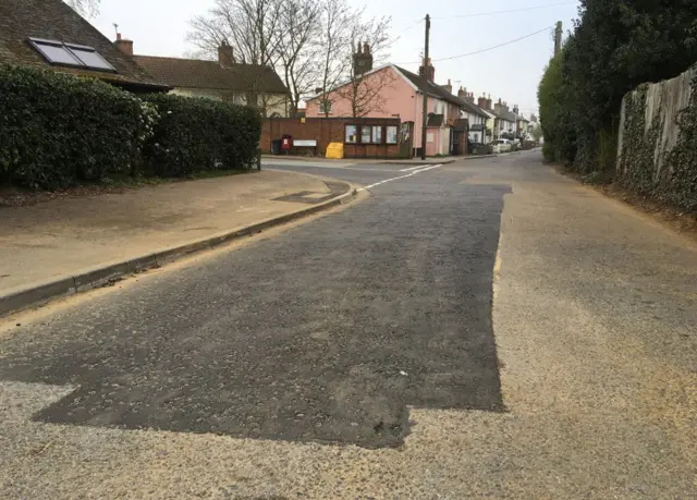 Resurfaced road, The Street, Holbrook