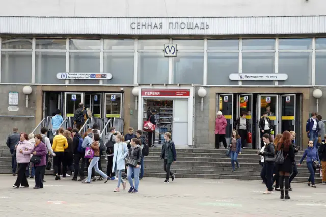 
          View shows entrance to Sennaya ploschad metro station in St. Petersburg
        