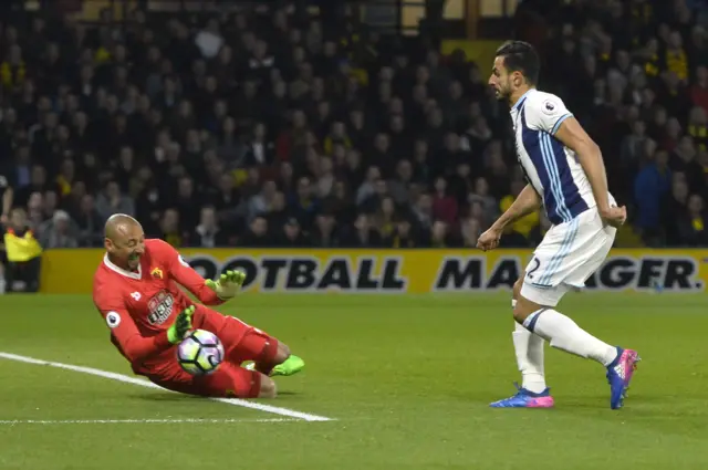 Nacer Chadli shoots