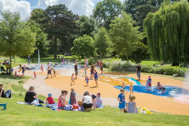 Splashpad water feature in Gheluvelt Park