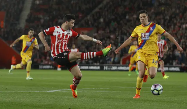 Shane Long shoots