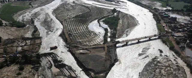 
          The aftermath of a mudslide and floods in Trujillo, northern Peru
        