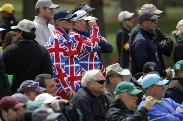 British golf fans