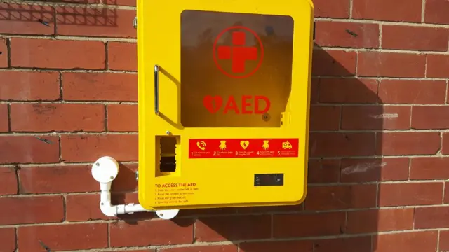 Defibrillator