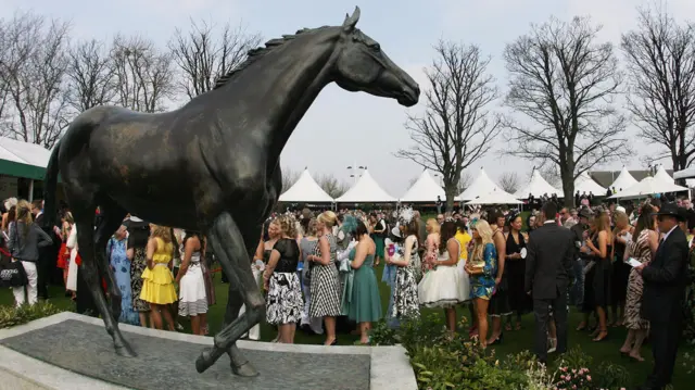 Red Rum statue