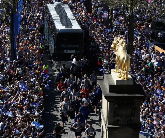 Bath players arrive at Twickenham