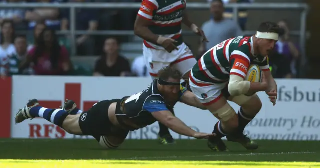 Brendon O'Connor try for Tigers