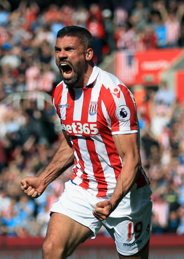 Jonathan Walters celebrate