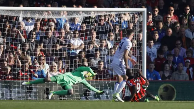 Benik Afobe shoots