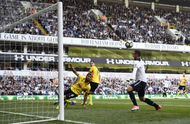 Vincent Janssen misses from close range