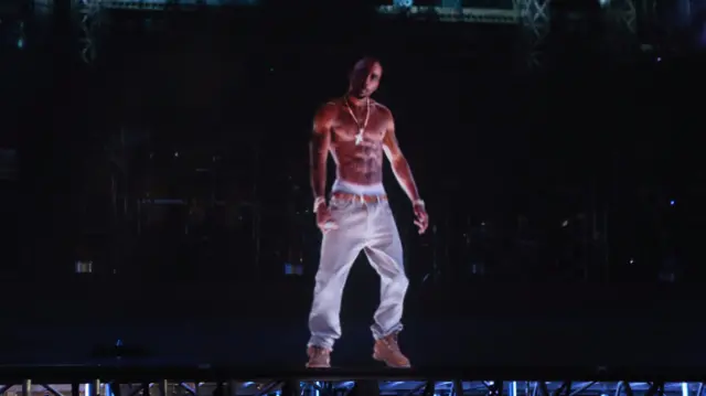 Tupac Shakur hologram at Coachella