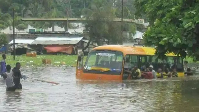 Bus in floods in Zanzibar